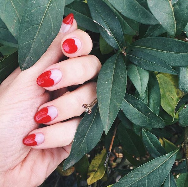 Тренды маникюра на 14 февраля: оригинальный дизайн ногтей 2026 с сердечками