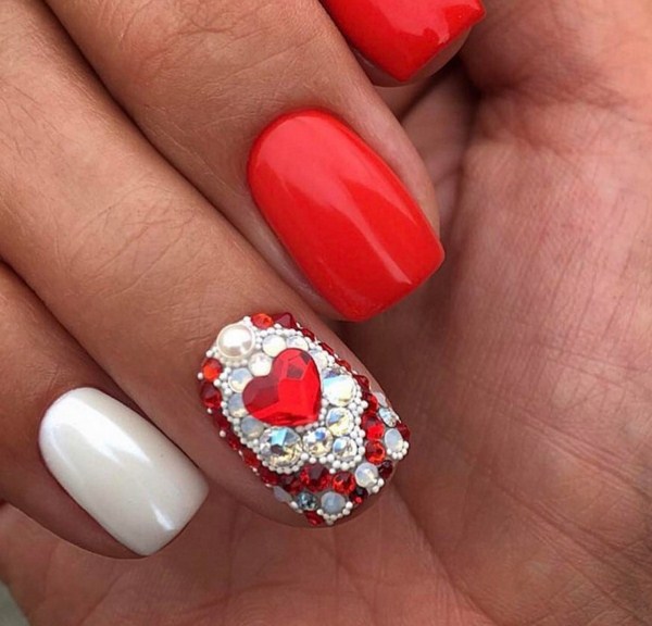 Тренды маникюра на 14 февраля: оригинальный дизайн ногтей 2026 с сердечками