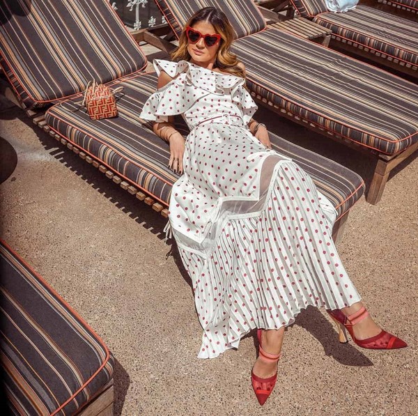 Лучшие весенние образы с платьями 2026: какими будут самые модные платья предстоящей весны — смотри фото