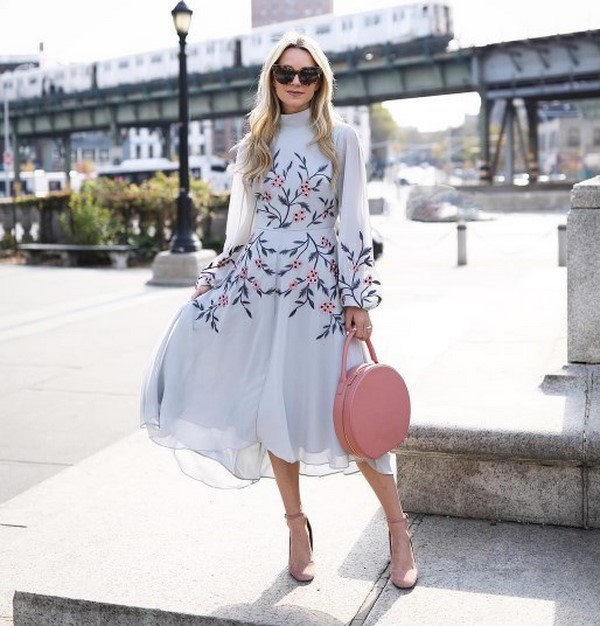 Лучшие весенние образы с платьями 2026: какими будут самые модные платья предстоящей весны — смотри фото