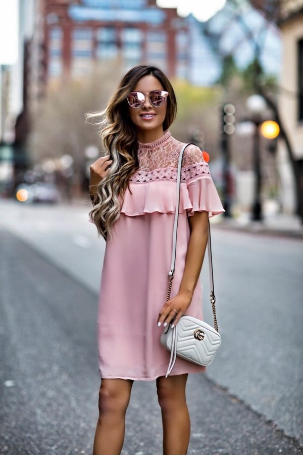 Лучшие весенние образы с платьями 2026: какими будут самые модные платья предстоящей весны — смотри фото