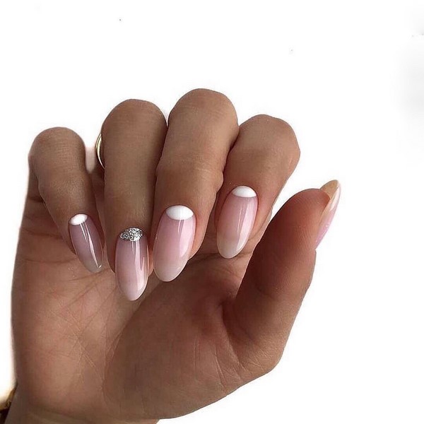 Топовые идеи дизайна маникюра на длинные ногти сезона 2026: модные фото-новинки