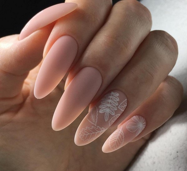 Топовые идеи дизайна маникюра на длинные ногти сезона 2026: модные фото-новинки