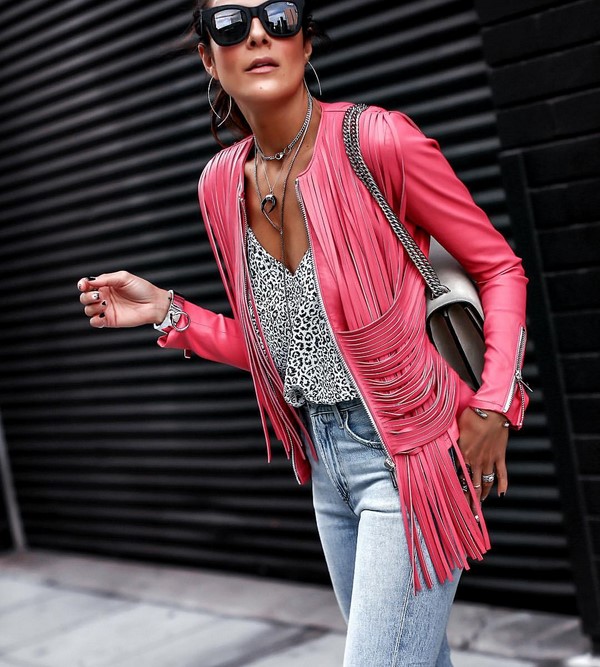 Тренды женских курток на весну 2026: лучшие весенние луки с куртками на фото