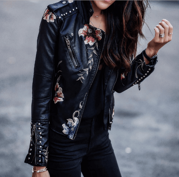 Тренды женских курток на весну 2026: лучшие весенние луки с куртками на фото