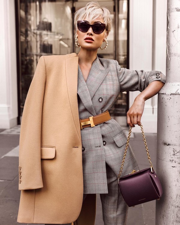 Тренды пальто на весну 2026: модные модели и новинки на фото