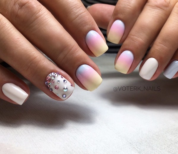 Удивительный лунный маникюр 2026 на топ-15 трендов: фото-новинки