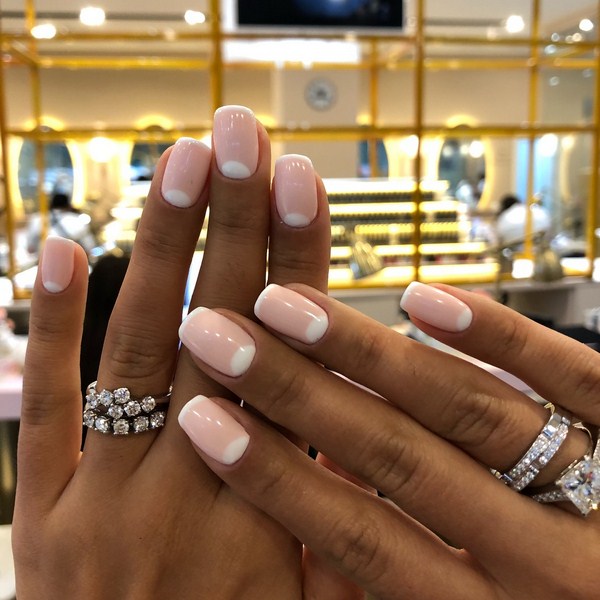 Удивительный лунный маникюр 2026 на топ-15 трендов: фото-новинки