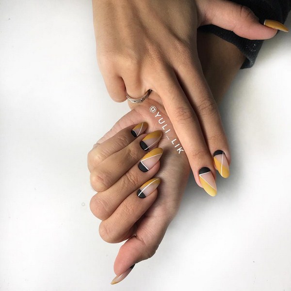 Удивительный лунный маникюр 2026 на топ-15 трендов: фото-новинки