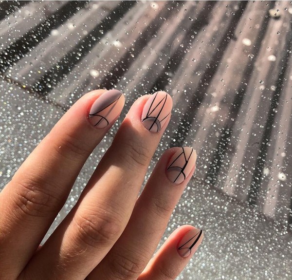 Удивительный лунный маникюр 2026 на топ-15 трендов: фото-новинки