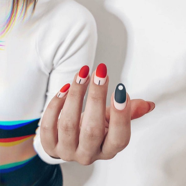 Удивительный лунный маникюр 2026 на топ-15 трендов: фото-новинки