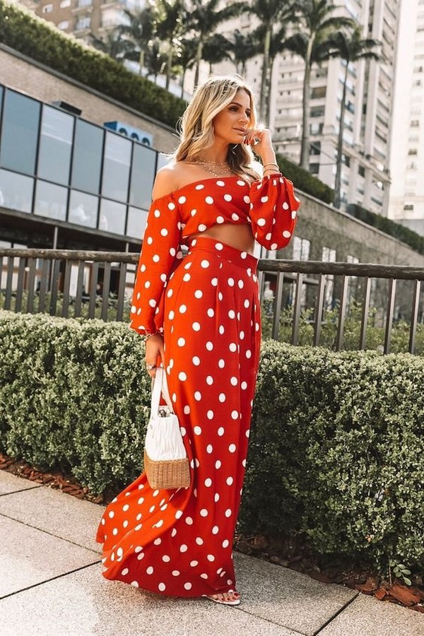 Главный принт сезона 2026 года – polka dots! Лучшие образы и последние тренды на фото