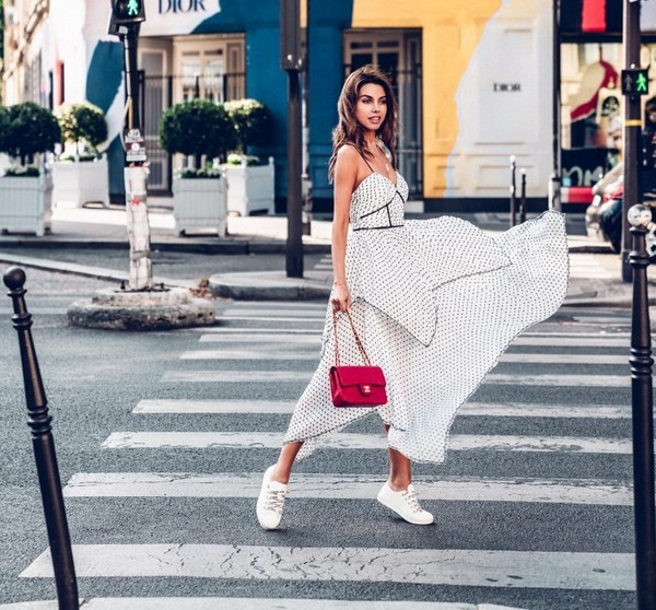 Главный принт сезона 2026 года – polka dots! Лучшие образы и последние тренды на фото