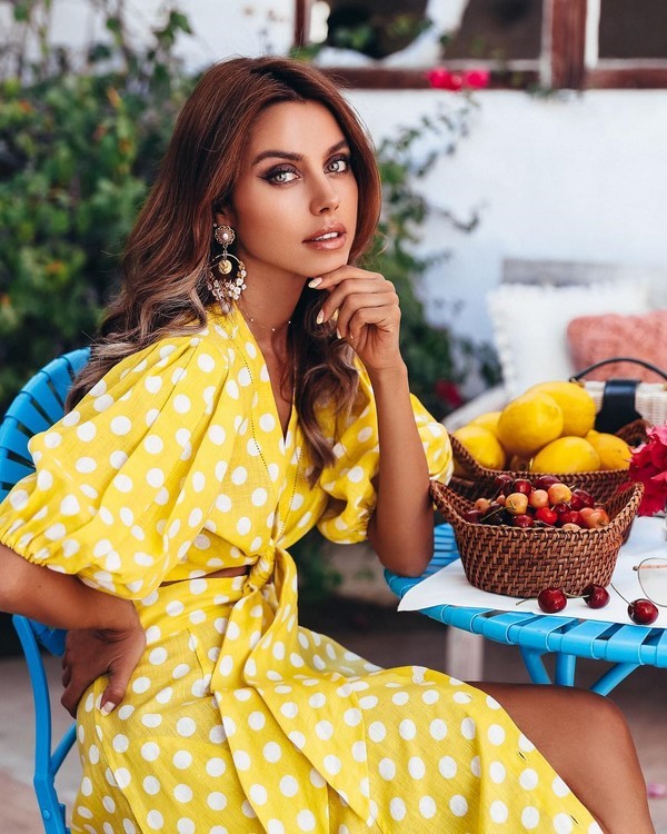 Главный принт сезона 2026 года – polka dots! Лучшие образы и последние тренды на фото