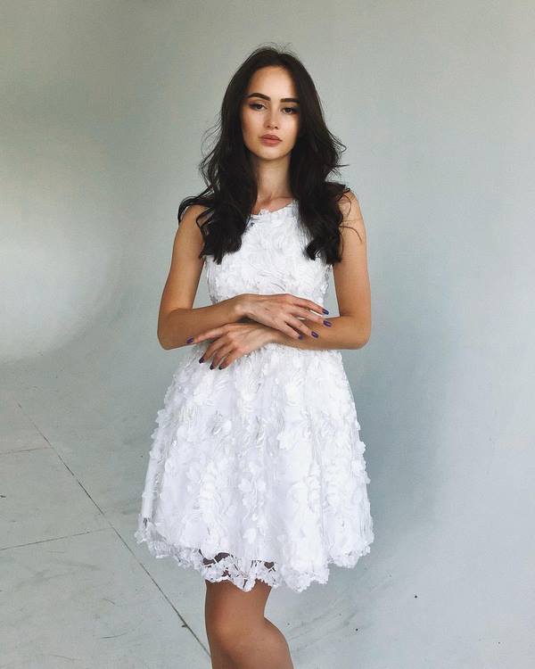 Самые красивые кружевные платья 2026: фото, новинки, тренды