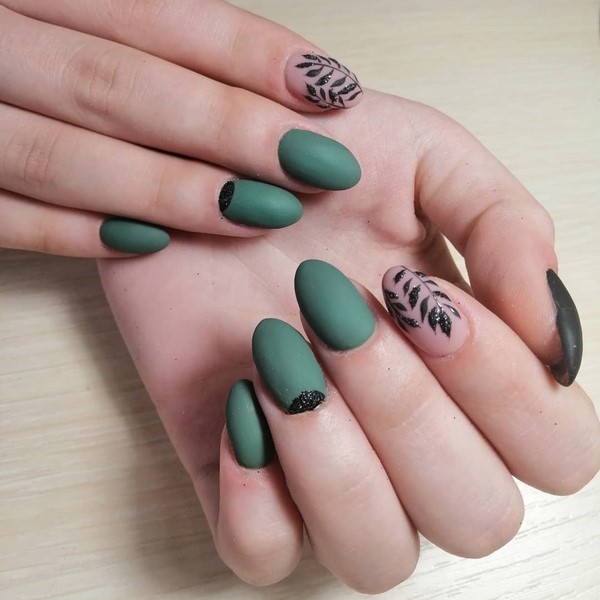 Завораживающий матовый маникюр 2026: новые тренды на фото