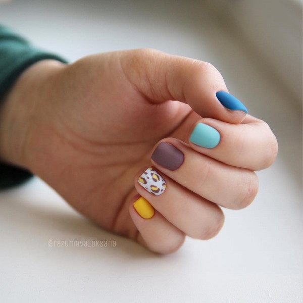 Завораживающий матовый маникюр 2026: новые тренды на фото