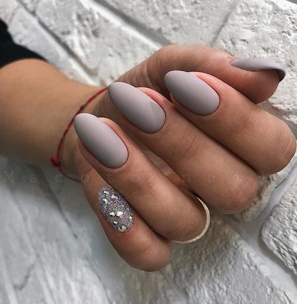 Завораживающий матовый маникюр 2026: новые тренды на фото