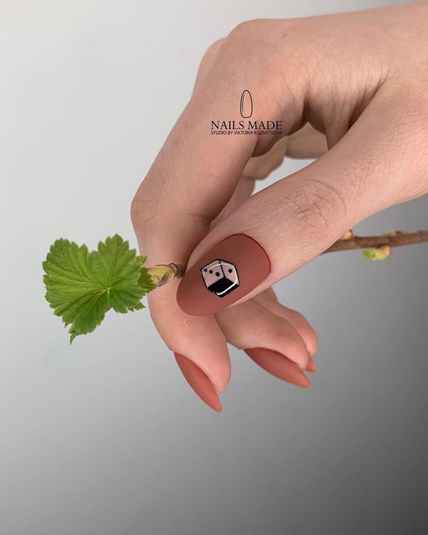 Завораживающий матовый маникюр 2026: новые тренды на фото