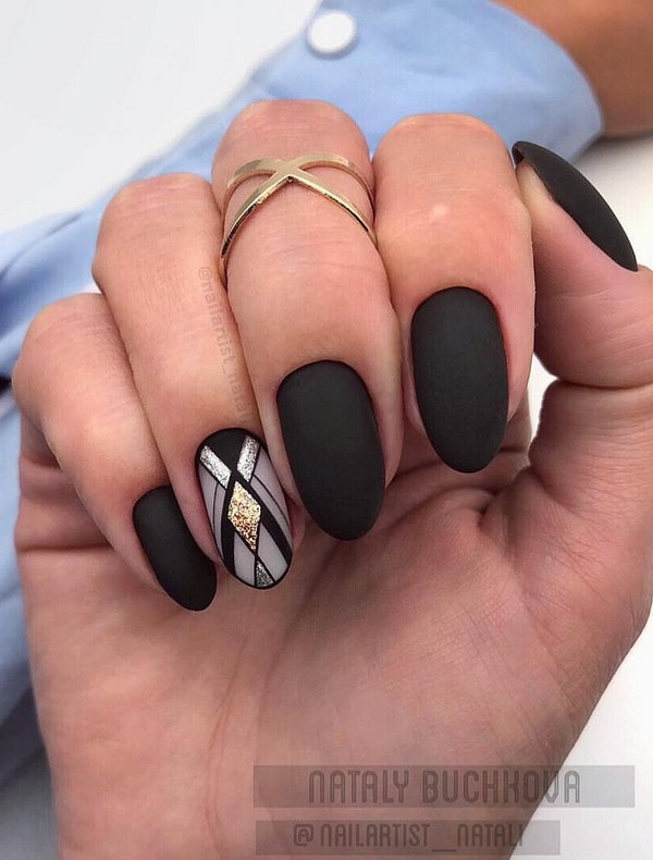 Завораживающий матовый маникюр 2026: новые тренды на фото