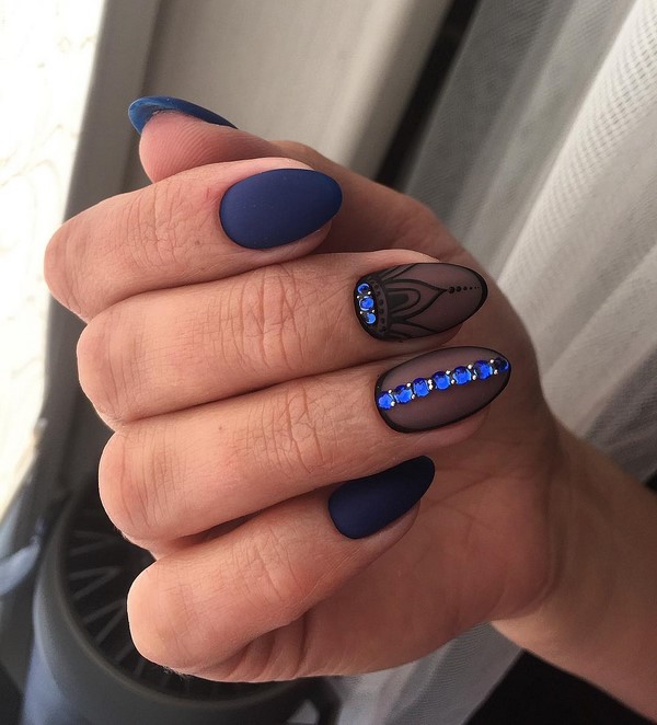 Завораживающий матовый маникюр 2026: новые тренды на фото