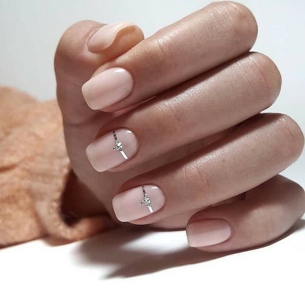 Минимализм на ноготках: бесподобные идеи маникюра минимализм 2026