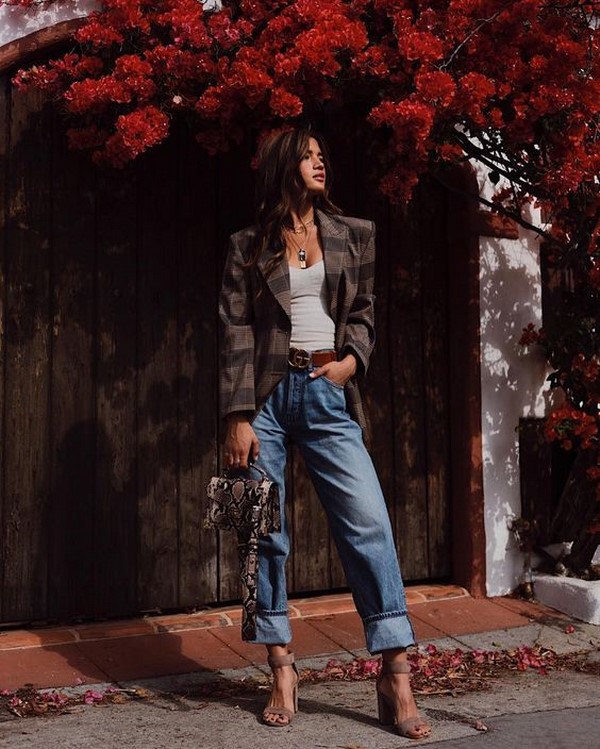 Модный деним 2026: топовые новинки джинсовой одежды для женщин