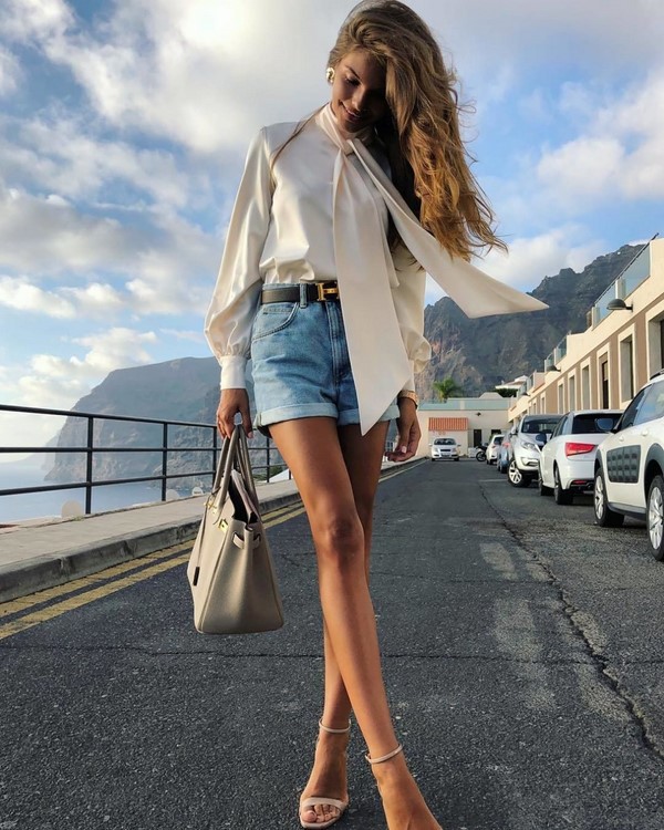 Модный деним 2026: топовые новинки джинсовой одежды для женщин