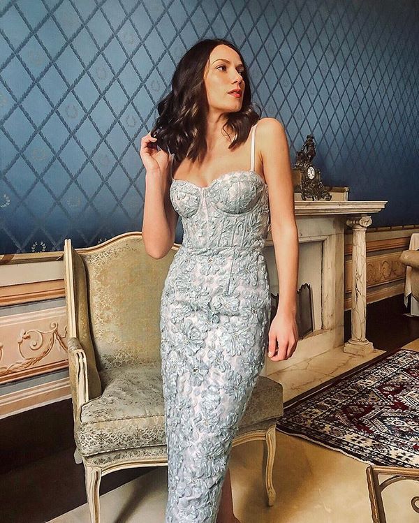 Прелестные идеи платьев миди в сезоне 2026 – модные образы и тренды