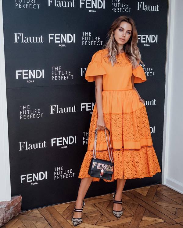 Прелестные идеи платьев миди в сезоне 2026 – модные образы и тренды