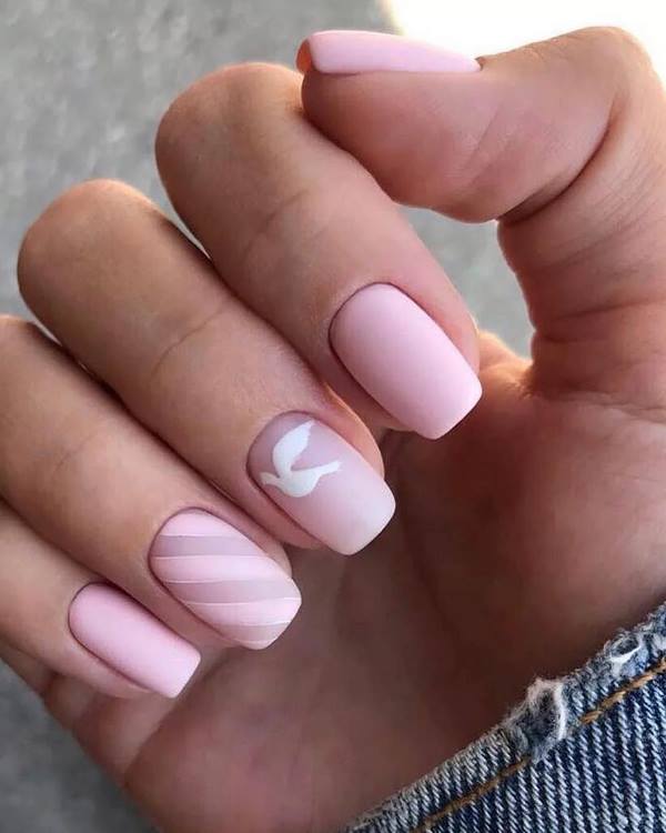 Нежнейший светлый маникюр 2026: новые идеи на фото