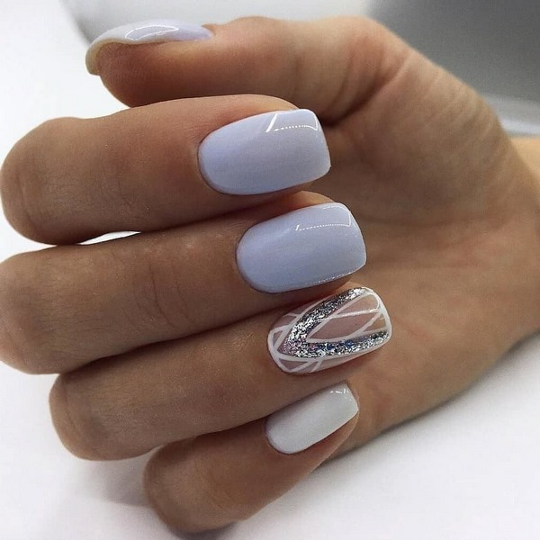 Нежнейший светлый маникюр 2026: новые идеи на фото