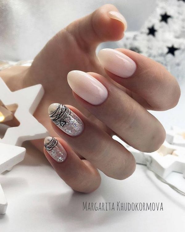Нежнейший светлый маникюр 2026: новые идеи на фото