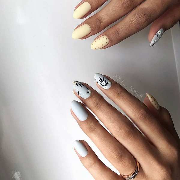 Нежнейший светлый маникюр 2026: новые идеи на фото