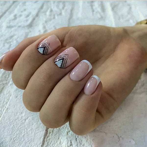 Нежнейший светлый маникюр 2026: новые идеи на фото