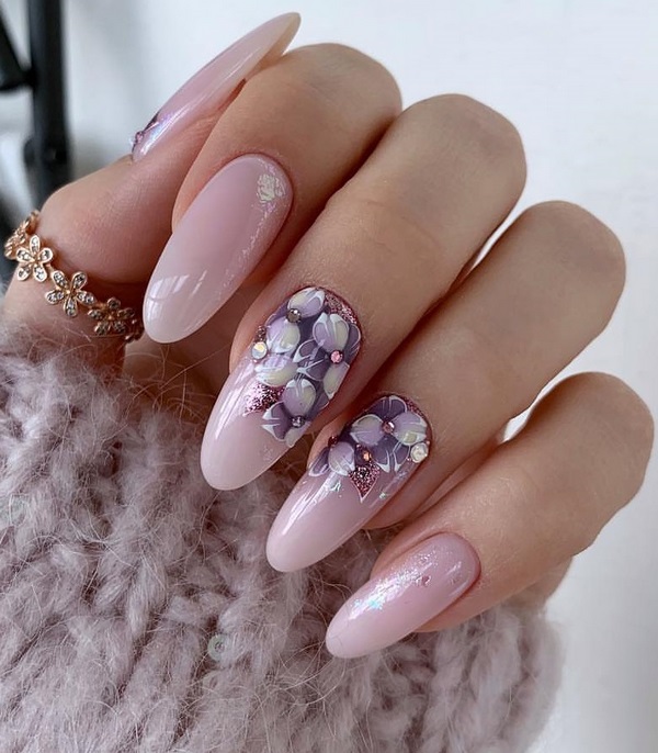 Нежнейший светлый маникюр 2026: новые идеи на фото