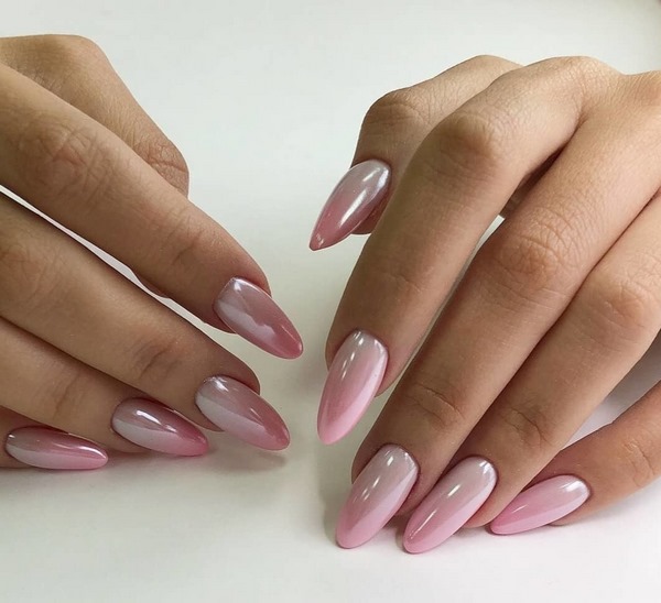 Нежнейший светлый маникюр 2026: новые идеи на фото