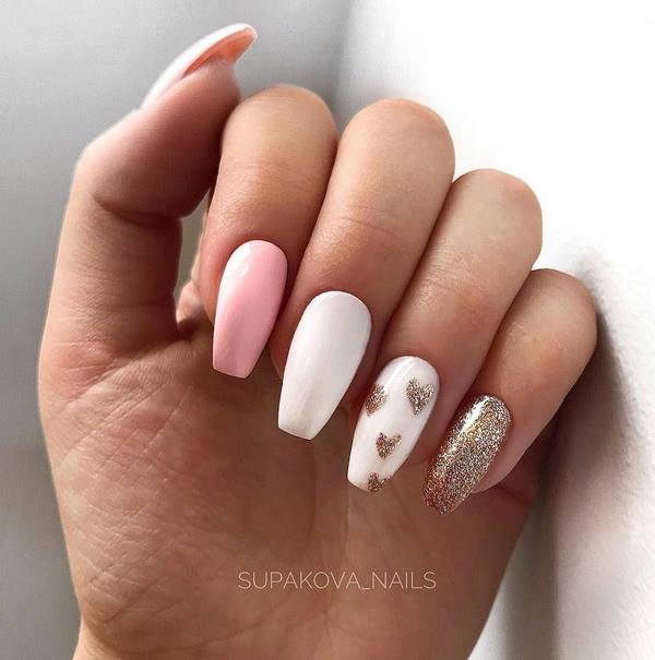 Нежнейший светлый маникюр 2026: новые идеи на фото