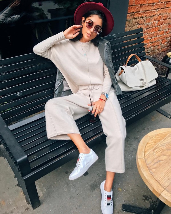 Женские спортивные костюмы 2026: топ-10 трендов на фото