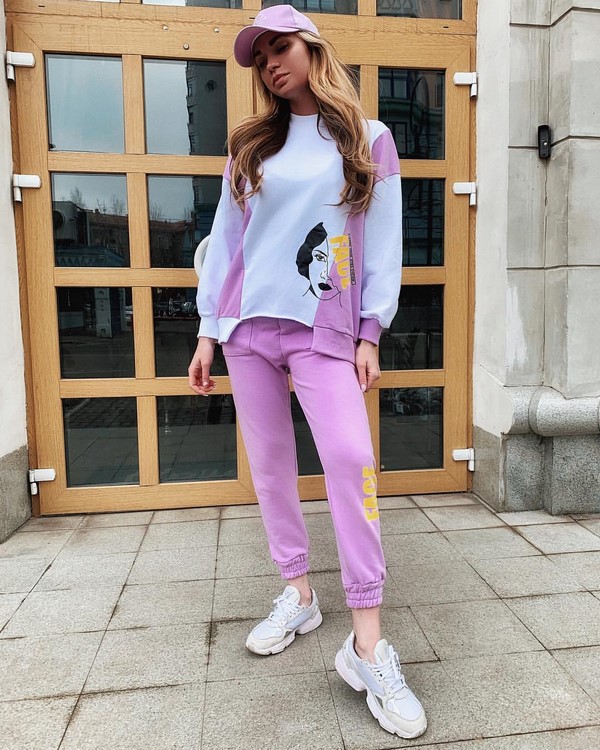Женские спортивные костюмы 2026: топ-10 трендов на фото