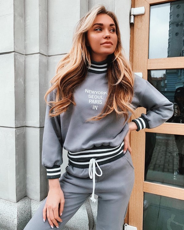 Женские спортивные костюмы 2026: топ-10 трендов на фото