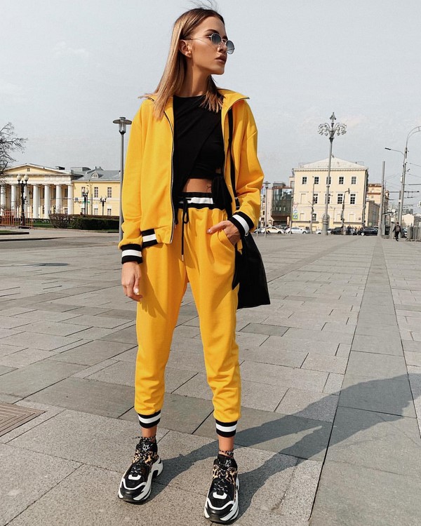 Женские спортивные костюмы 2026: топ-10 трендов на фото