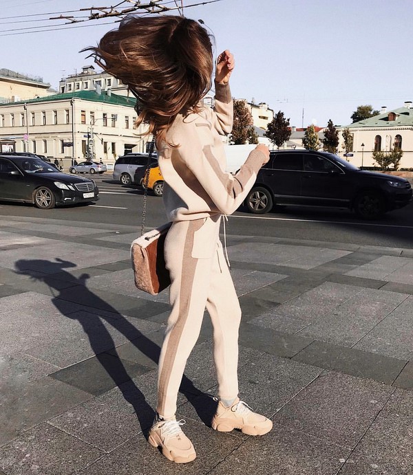 Женские спортивные костюмы 2026: топ-10 трендов на фото