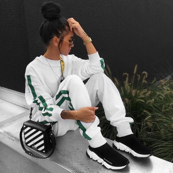 Женские спортивные костюмы 2026: топ-10 трендов на фото