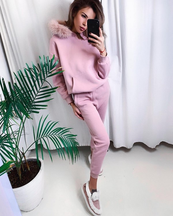 Женские спортивные костюмы 2026: топ-10 трендов на фото