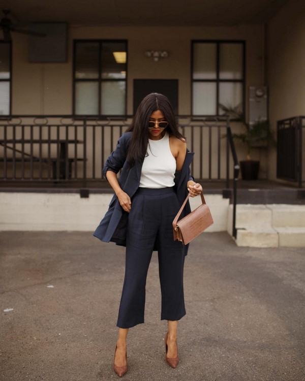 Женский брючный костюм 2026: топ-10 фасонов в новых стилях