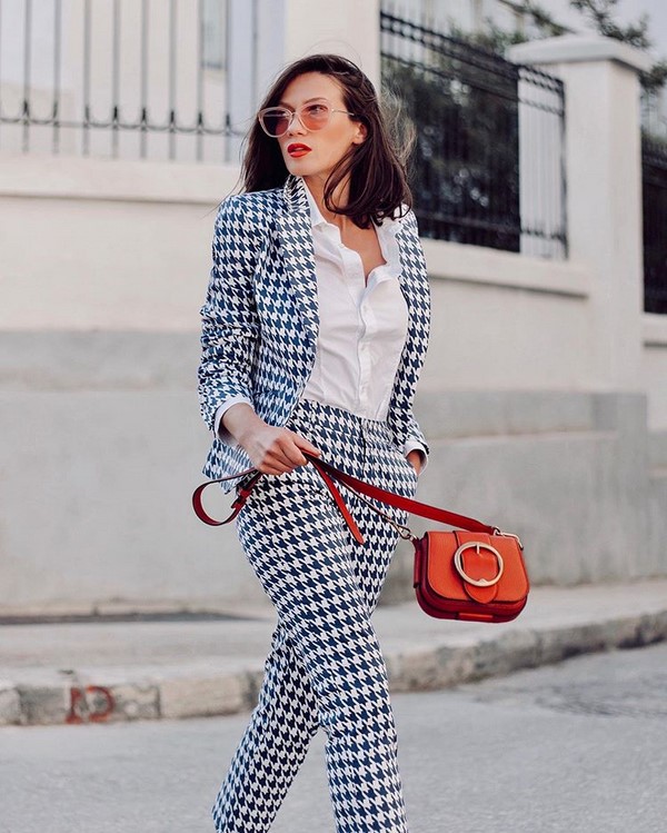 Женский брючный костюм 2026: топ-10 фасонов в новых стилях