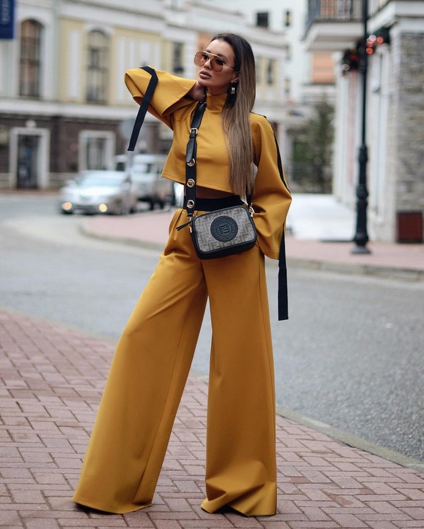 Женский брючный костюм 2026: топ-10 фасонов в новых стилях