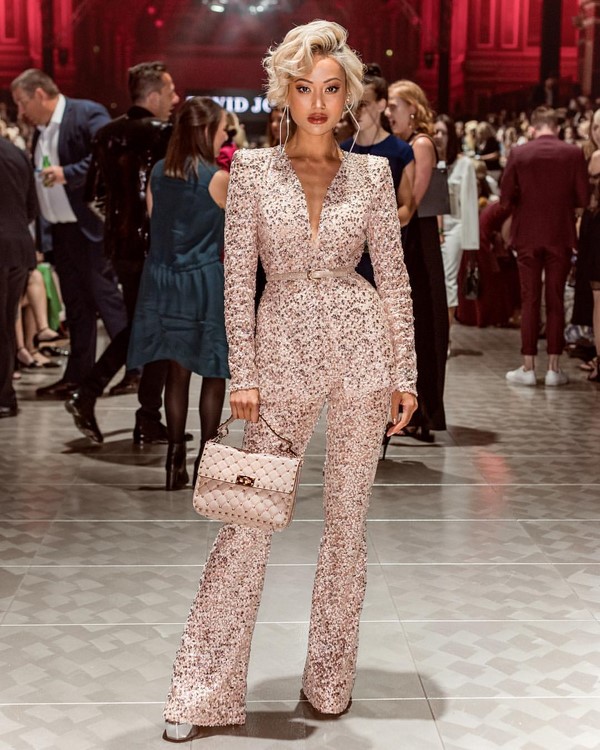 Женский брючный костюм 2026: топ-10 фасонов в новых стилях