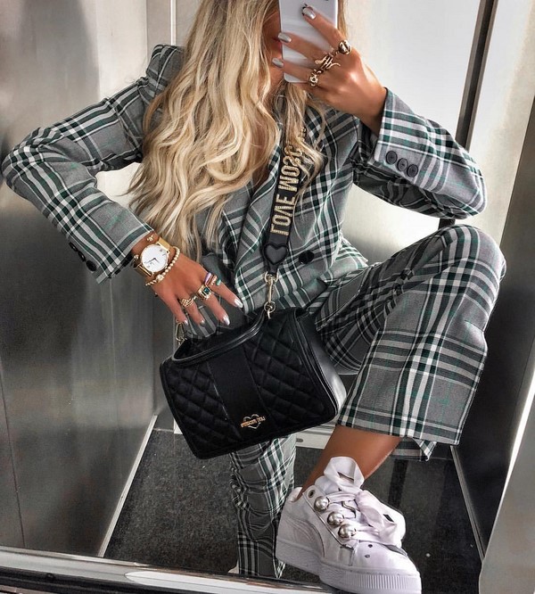 Женский брючный костюм 2026: топ-10 фасонов в новых стилях